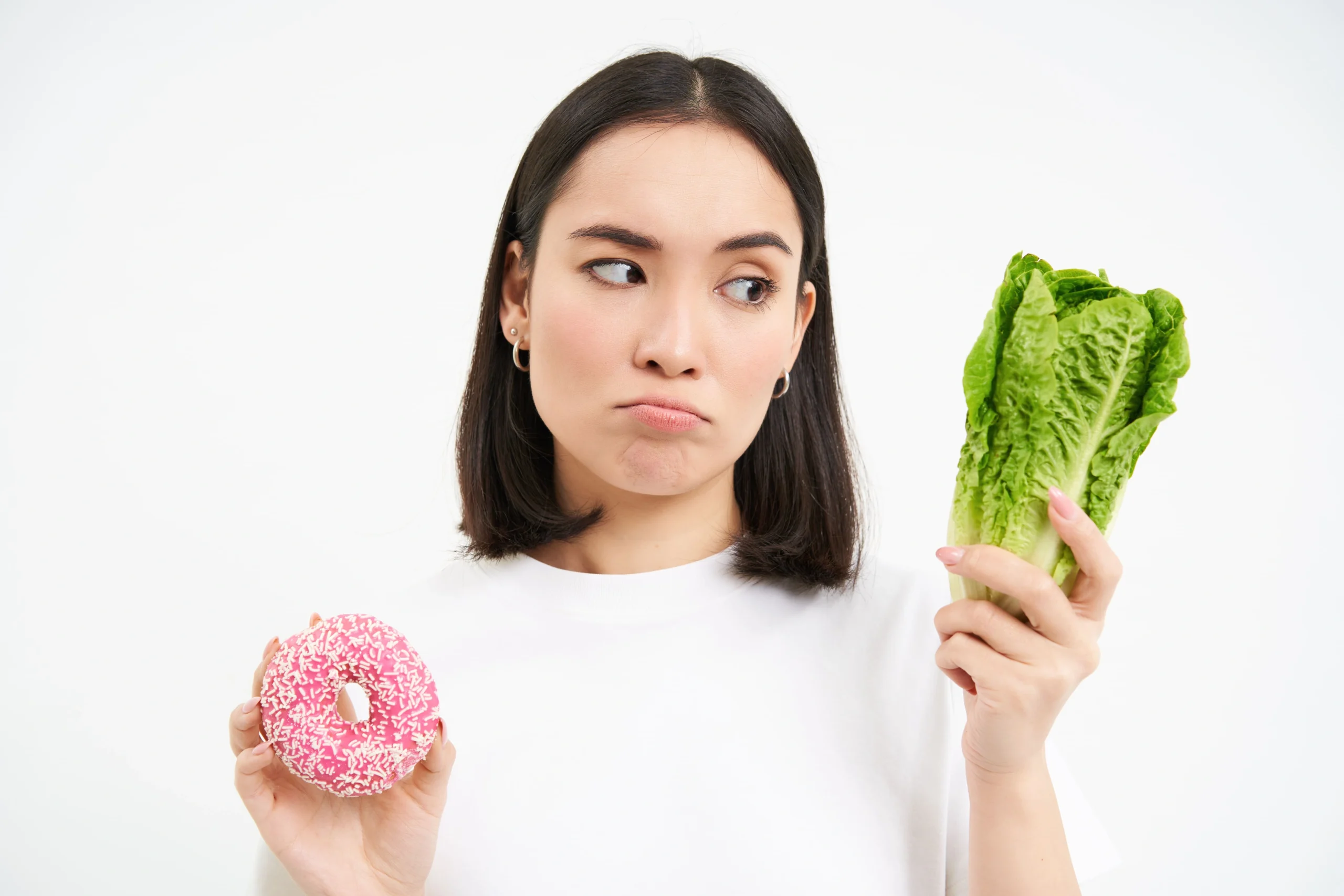 Healthy Eating Myths: Debunks common nutritional misconceptions like fat-phobia and “detox” cultures.